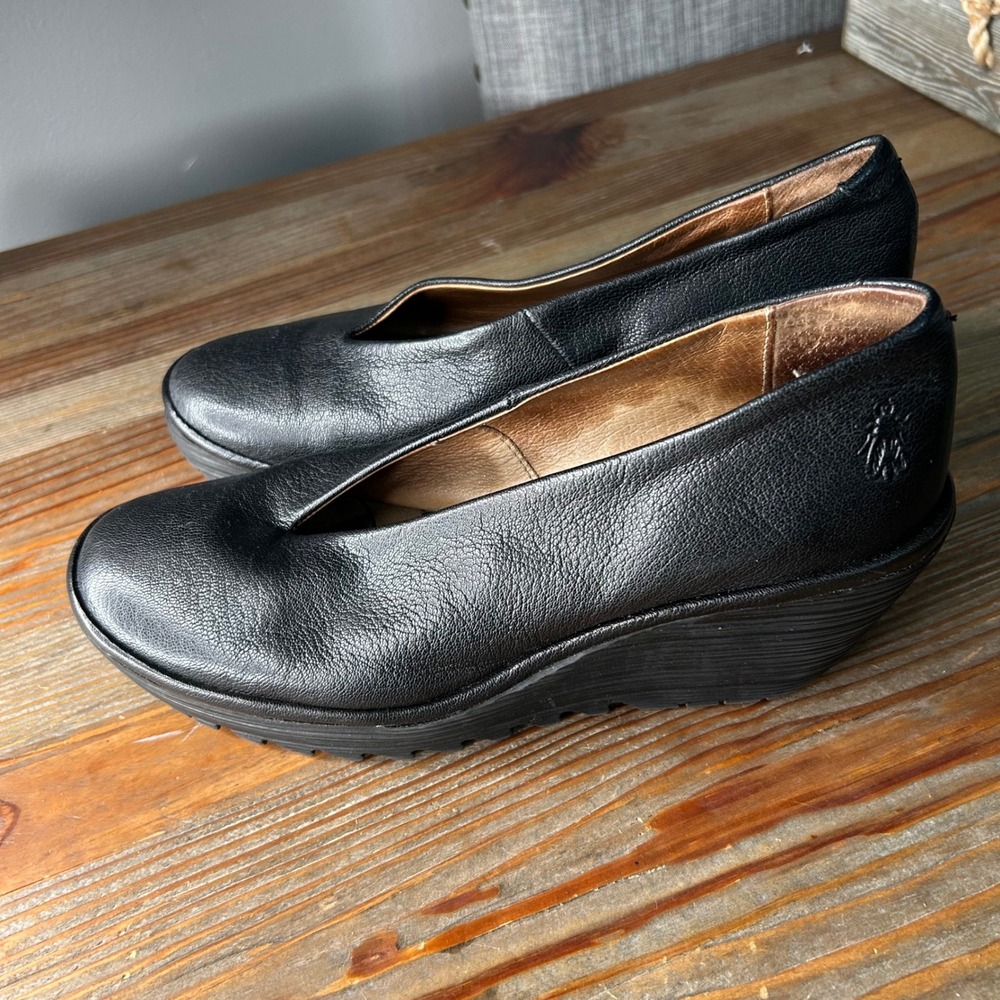Fly London Yaz Black Leather V-Cut Platform Wedge Pump Shoes Womens